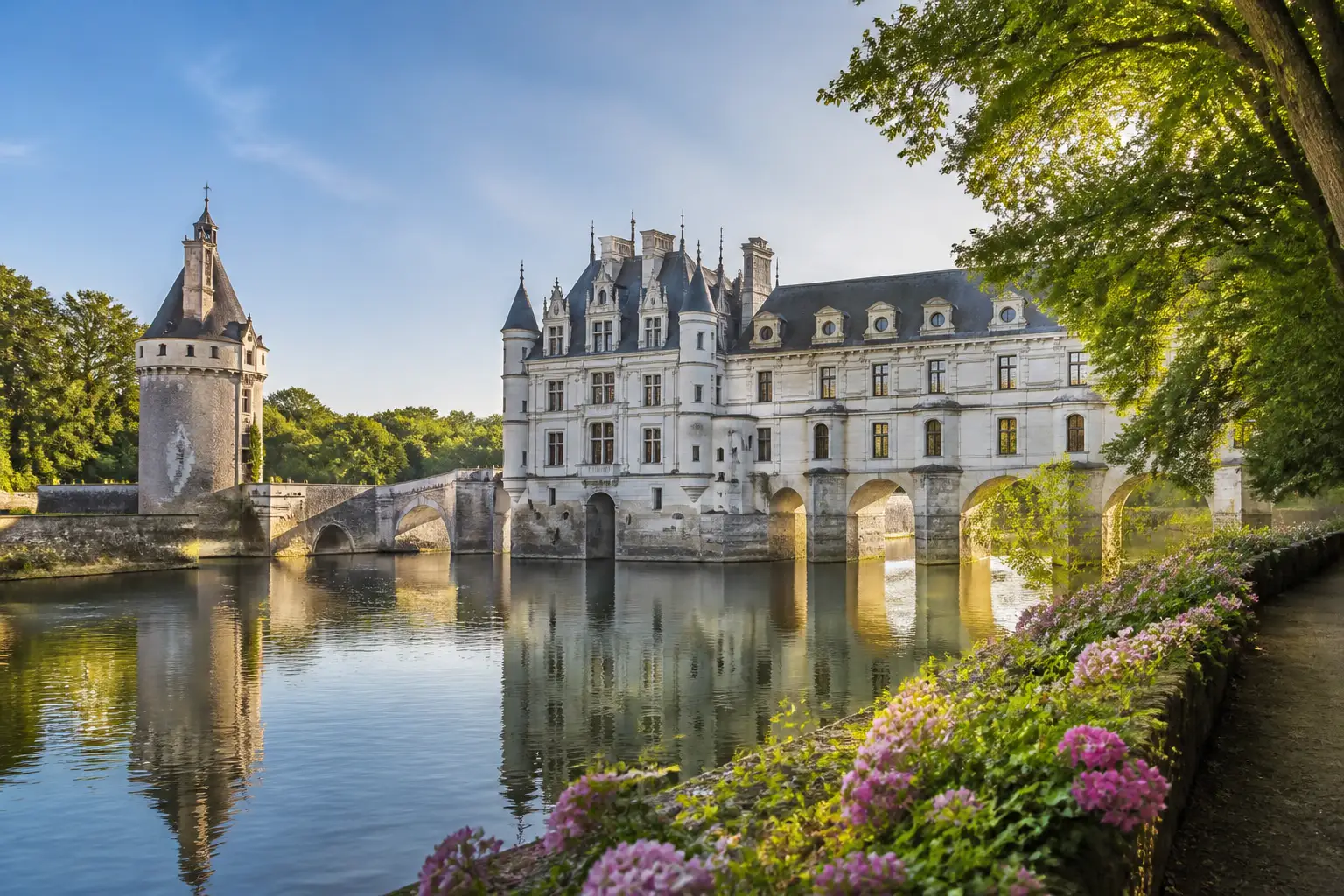 You are currently viewing Visiter les châteaux de la Loire en 2 jours : itinéraires inoubliables et conseils pratiques pour une escapade réussie