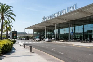 Lire la suite à propos de l’article Aéroport de Malaga-Costa del Sol : métro ou gare pour y accéder ?